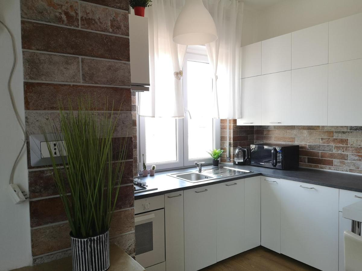 Queen East Verona Apartments Εξωτερικό φωτογραφία