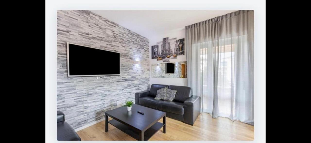 Queen East Verona Apartments Εξωτερικό φωτογραφία